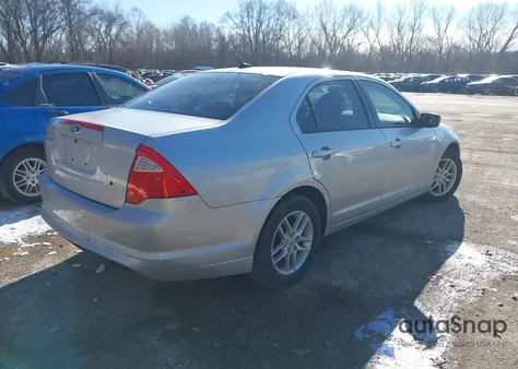 2012 Ford Fusion S из США, поврежденный, VIN 3FAHP0GA7CR137363